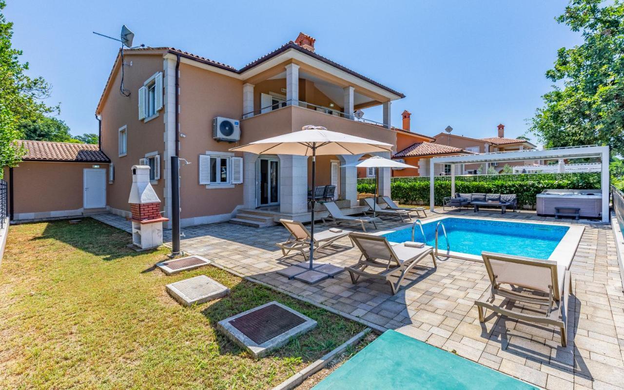 Lotus Villas Resort Pula Dış mekan fotoğraf